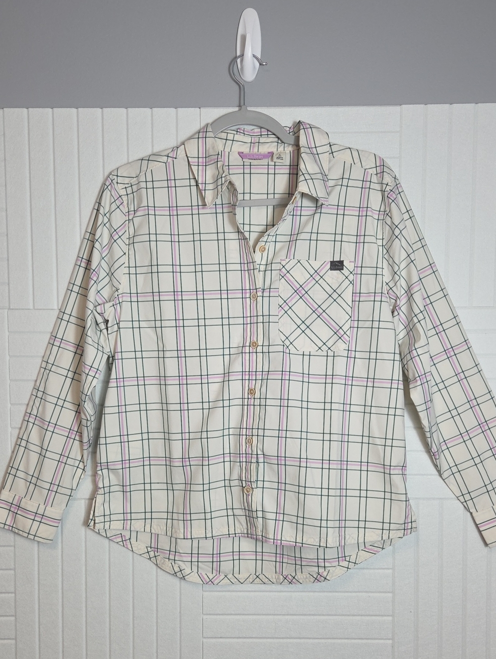 L.L. Bean Cream, Green, Pink Button Down Collared Shirt Size SP